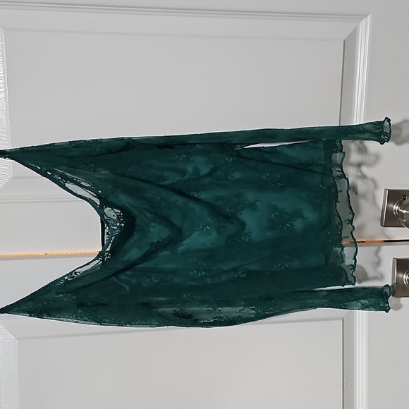 NWT Elodie Long Sleeved Off The Shoulder Lace Top Green Medium - Picture 8 of 8